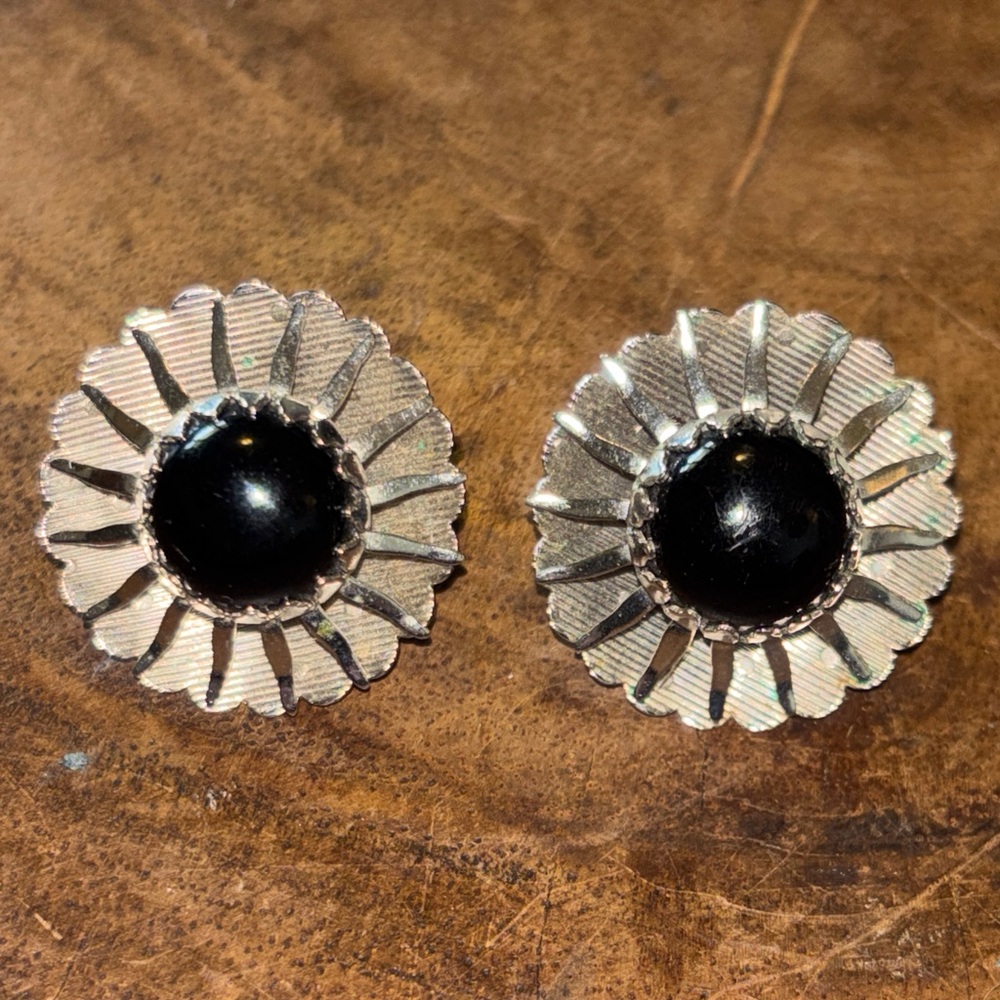 Vintage Sarah Coventry Silver & Black Floral Clip-On Earrings